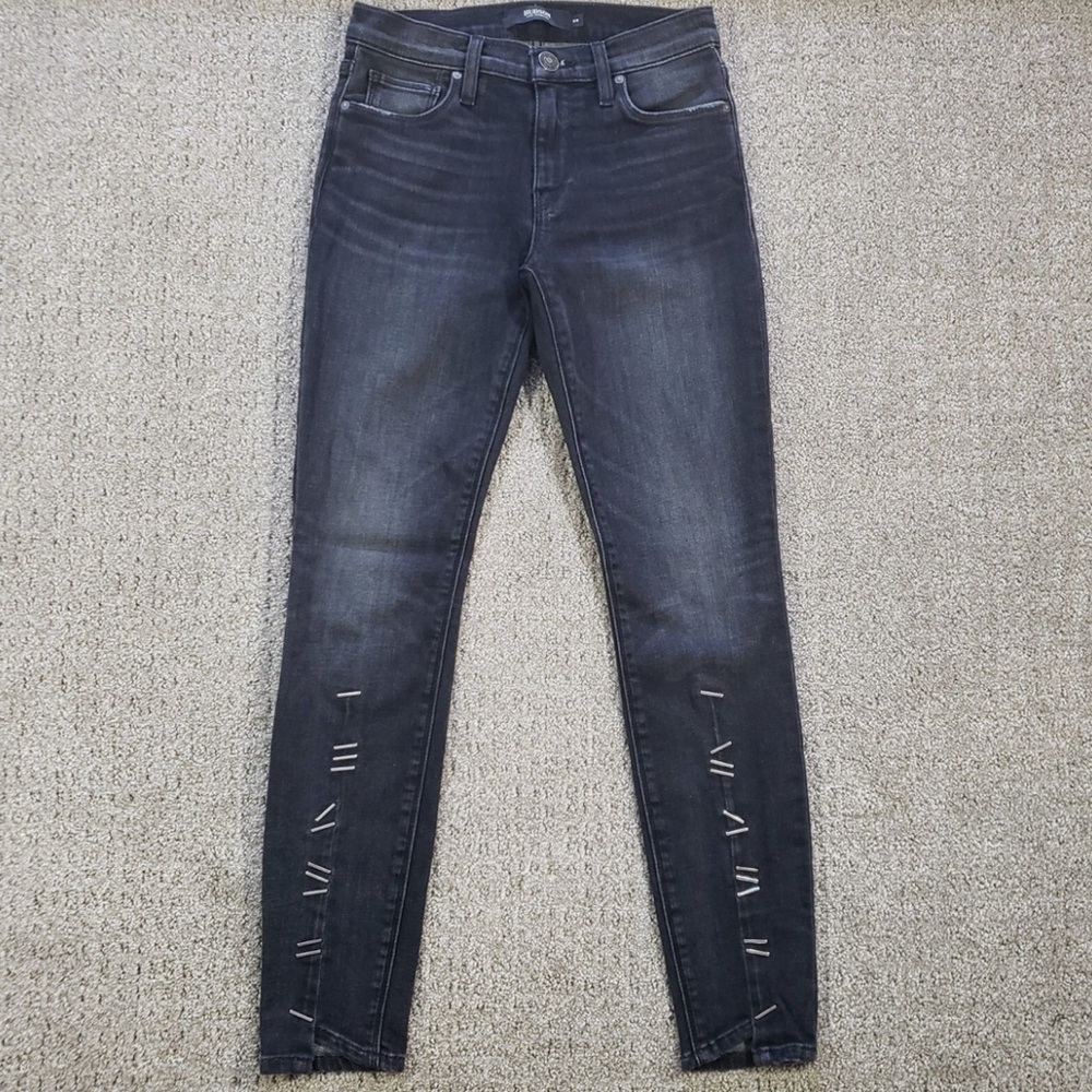 Hudson Nico Mid-Rise Super Skinny Jeans with staple hardware at calf. Size 26